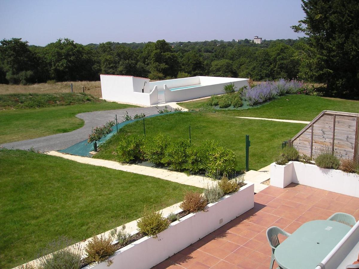 Maison Pour 4 A La Campagne Avec Piscine Commequiers Zewnętrze zdjęcie
